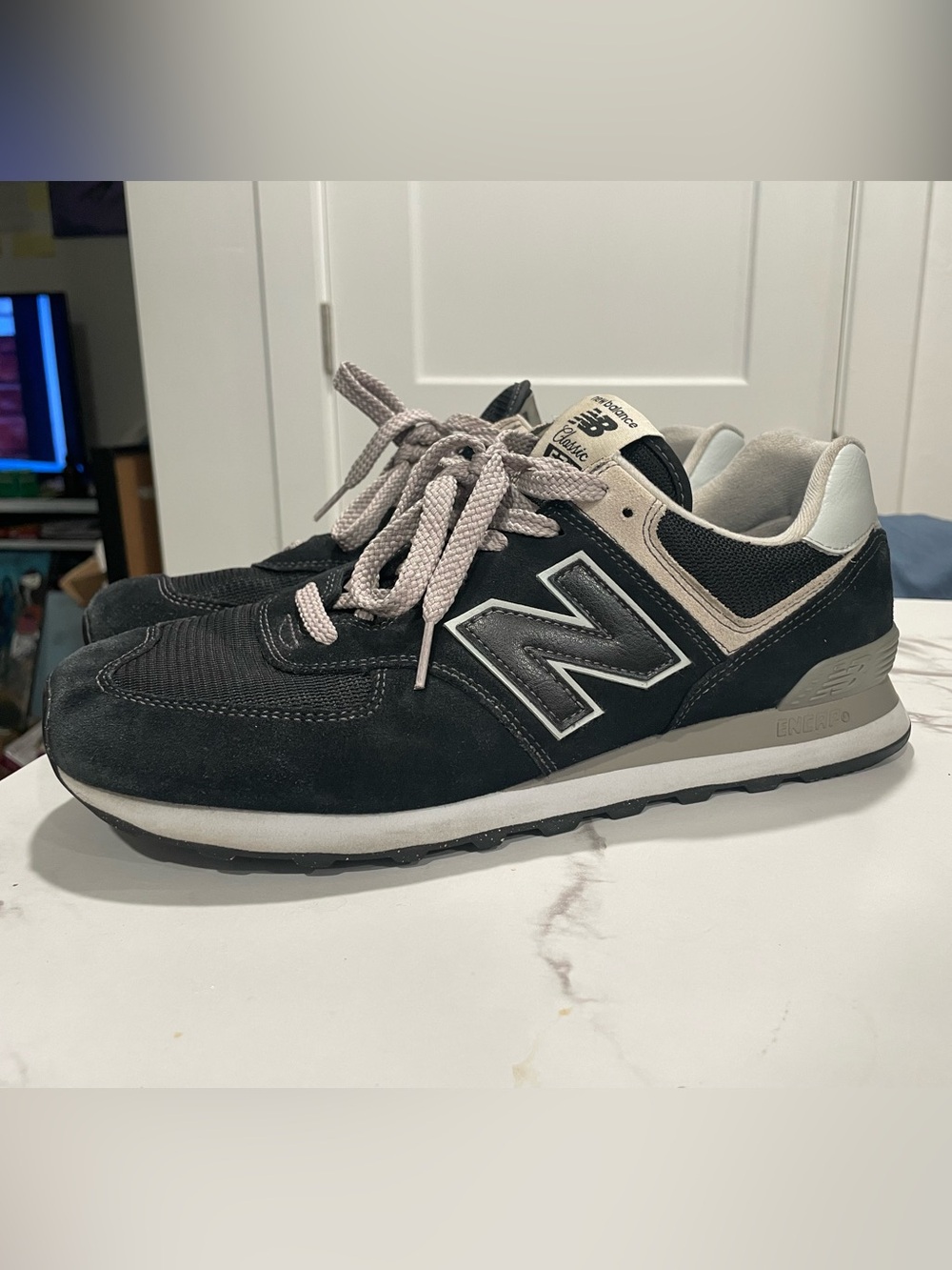 Like New Men’s New Balance 574 Classic Black Sz 10.5